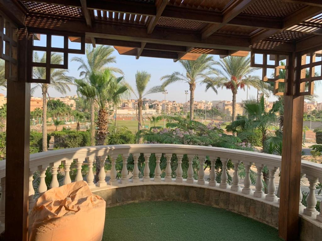 فيلا بكمبوند ضاحيه النخيل في الشروق 